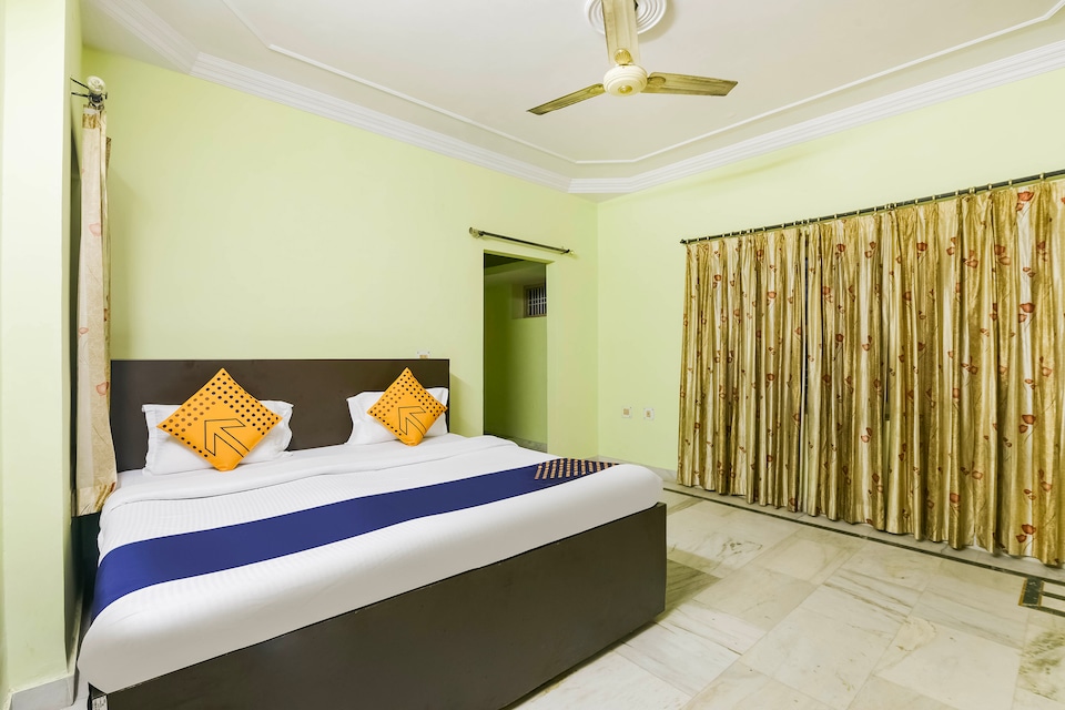 SPOT ON 64970 White house, Airport Lucknow, Lucknow