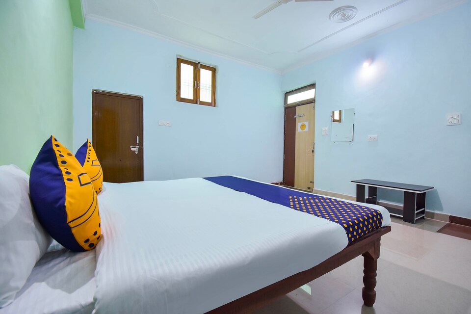 SPOT ON 64974 Hotel Green Land, City Centre, Gwalior