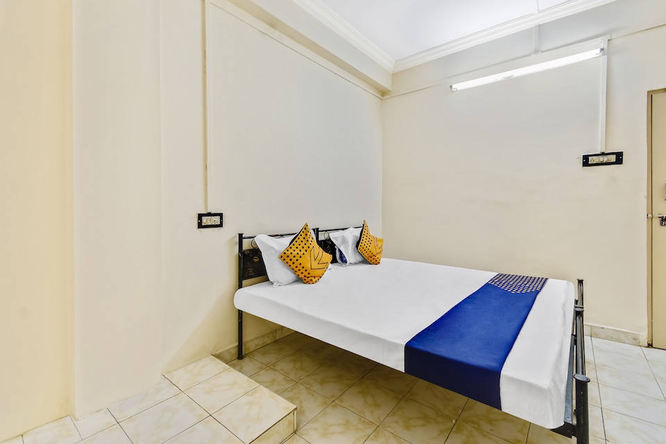 SPOT ON 64978 Gokul Plaza, Chandrapur, Chandrapur