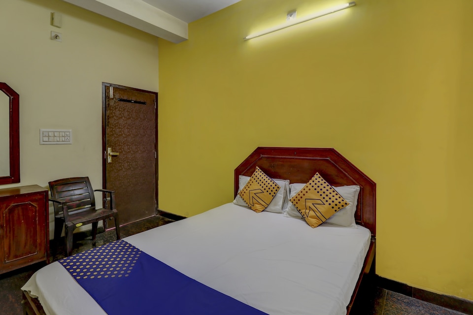 SPOT ON 65006 Relax Lodge, Bendoorwell Mangalore, Mangalore