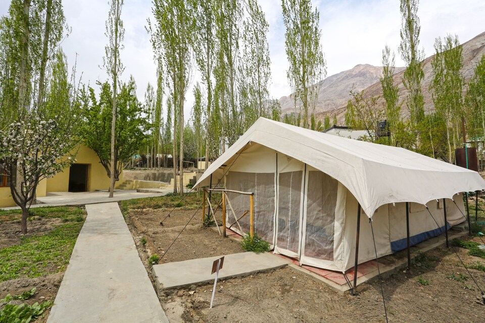 Oyo 5289 Mystique Meadows Swiss Cottage Camps Oyo Rooms Leh