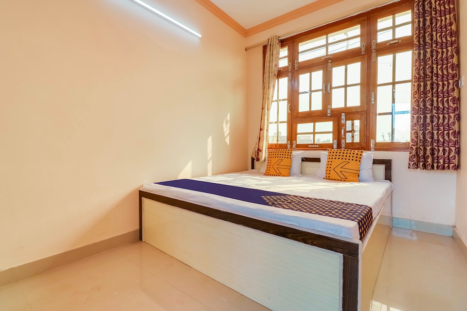 SPOT ON 65028 Paradise Lawn, Alambagh Lucknow, Lucknow