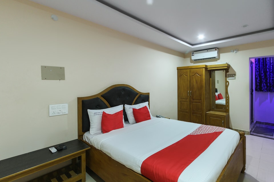 OYO Flagship 65044 Immense Inn, Kushalnagar, Coorg
