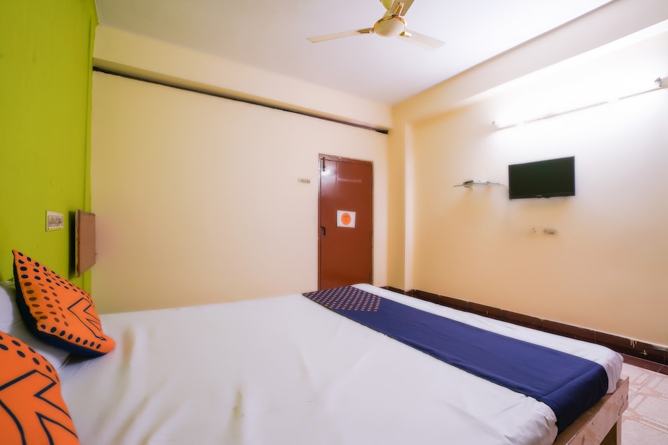 SPOT ON 65097 Watan Lodge, Secunderabad, Hyderabad