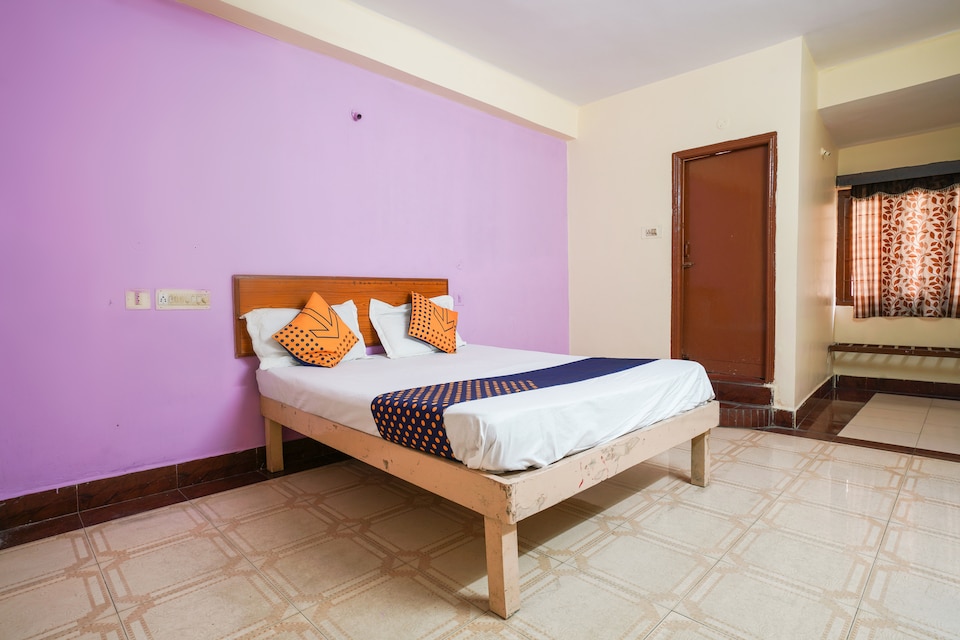 SPOT ON 65097 Watan Lodge, Secunderabad, Hyderabad