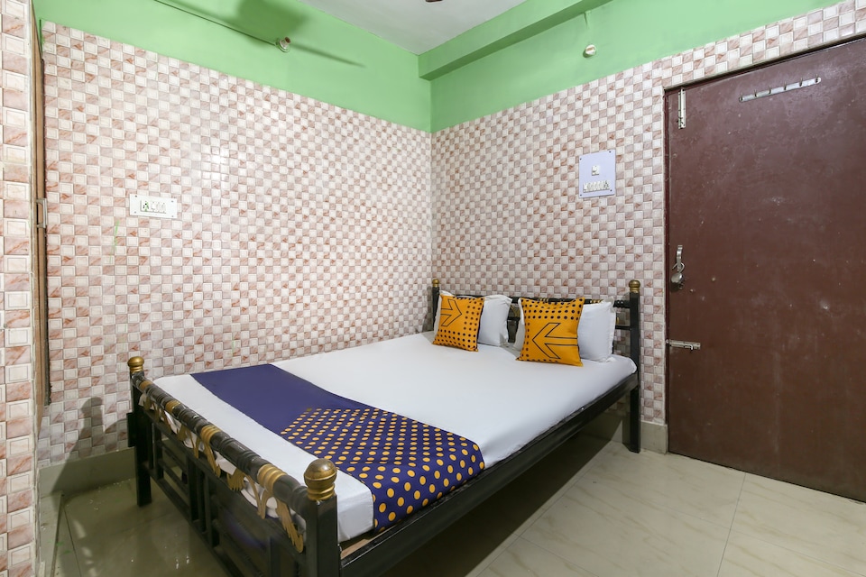 Hotel O Rajdhani rest house, Piska More, Ranchi