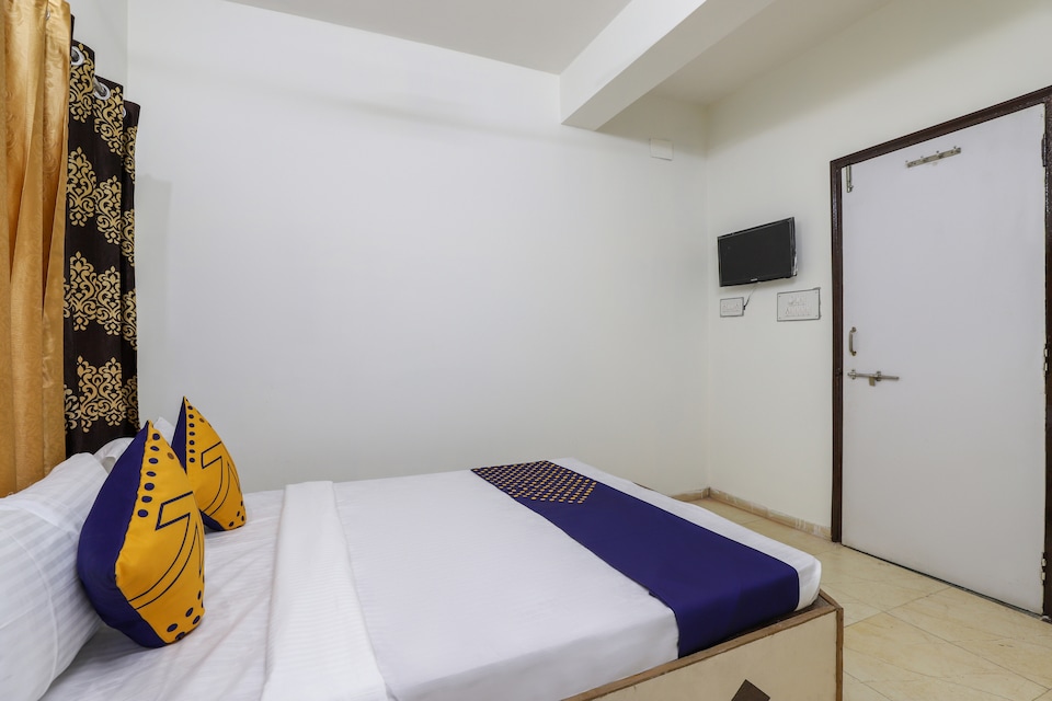 SPOT ON 65116 Hotel Om Sai, Dahod, Vadodara