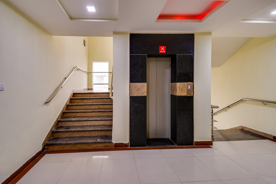 Collection O Hotel Silver Oak Green Garden Rd, City Centre, Gwalior