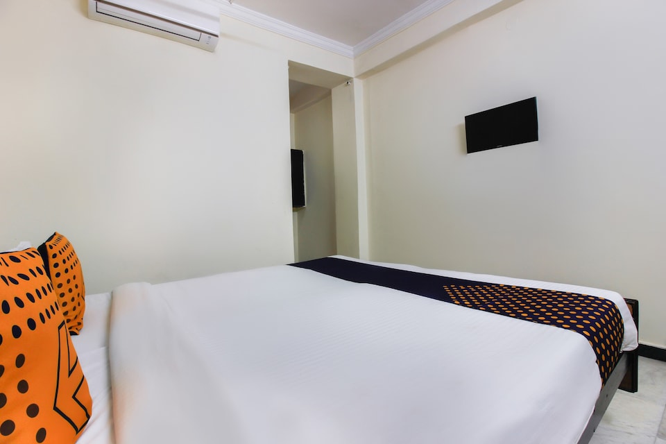 SPOT ON K-inn Near Snow World, Himayatnagar-Kachiguda, Hyderabad