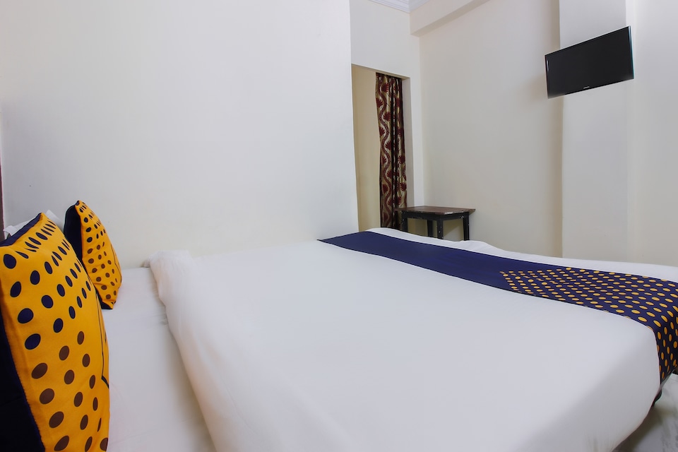 SPOT ON K-inn Near Snow World, Himayatnagar-Kachiguda, Hyderabad