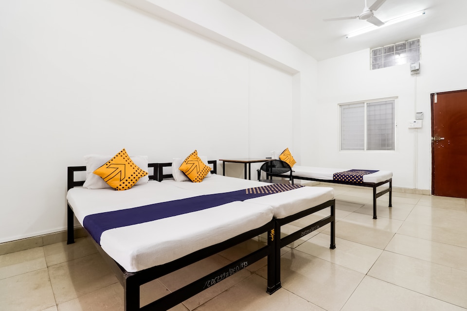 SPOT ON 65123 Raj Service Apartments, Ayudha Bypass, Bhopal