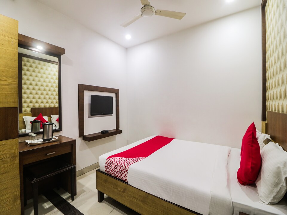 OYO 65124 Hotel Simran Regency , Pandri Road, Raipur