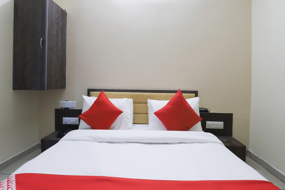 OYO 65125 Hotel Express, Ahmedabad Railway Station, Ahmedabad