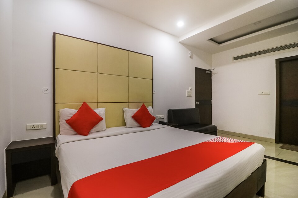 OYO 65127 Hotel Simran Inn, Pandri Road, Raipur