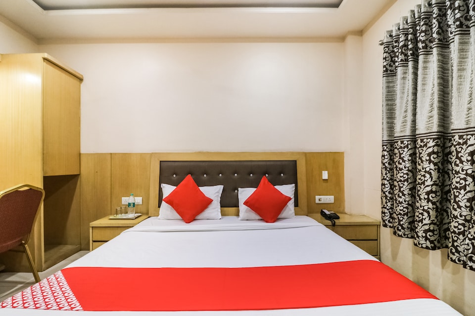OYO 65127 Hotel Simran Inn, Pandri Road, Raipur
