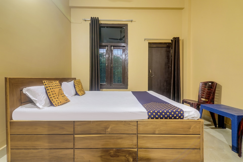 SPOT ON 65160 Hotel Abhinandan, Golaghat, Golaghat