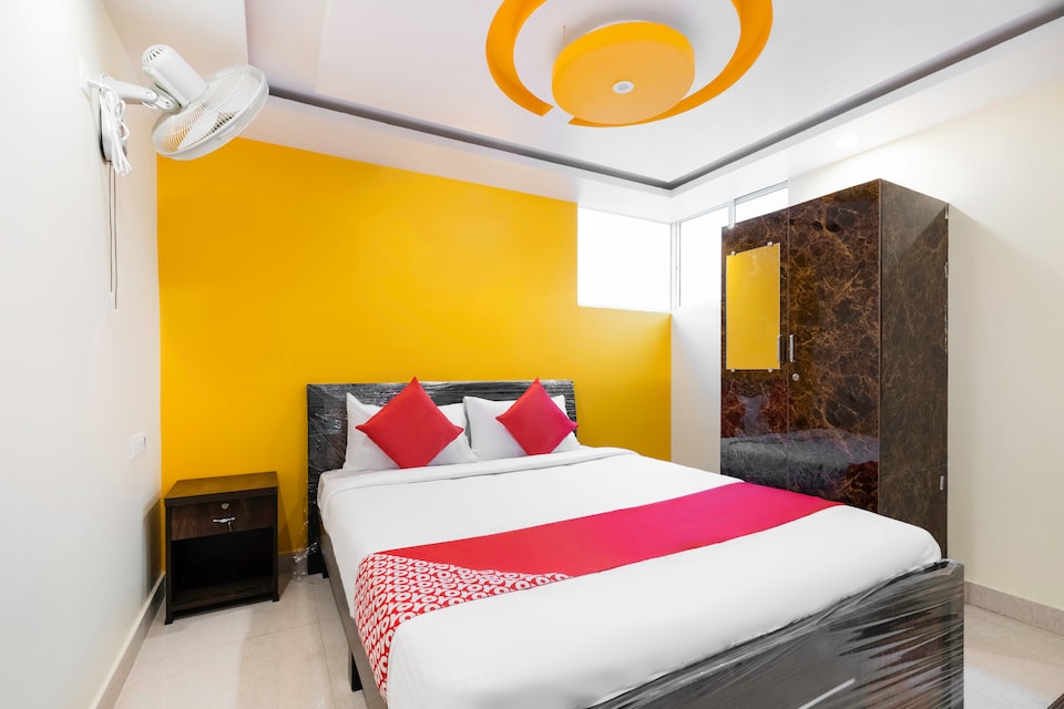 OYO Saishine Inn Near Indiranagar Metro Station, Indiranagar Bangalore, Bangalore