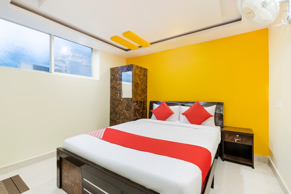OYO Saishine Inn Near Indiranagar Metro Station, Indiranagar Bangalore, Bangalore