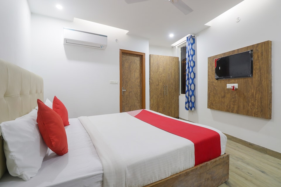 OYO 65202 Epic Residency, Airport Delhi, Delhi Transit