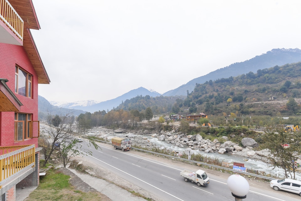 OYO Home 65210 Premium River Side Stay, NH 21 Manali, Manali