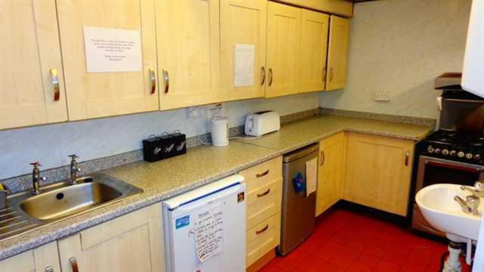 OYO Dean Court, Westminister London, London