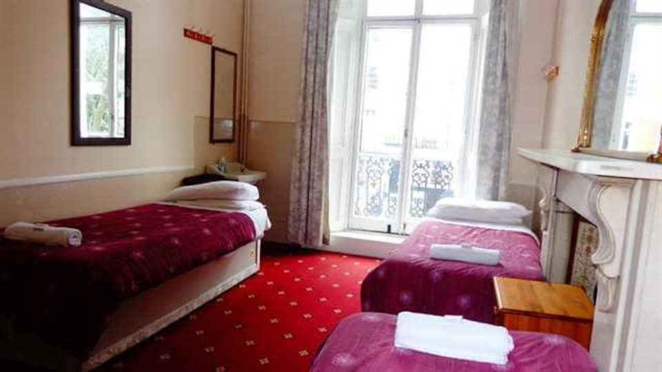 OYO Dean Court, Westminister London, London