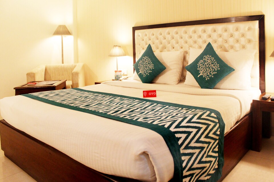 OYO Hotel Waves, Airport Delhi, Delhi Transit