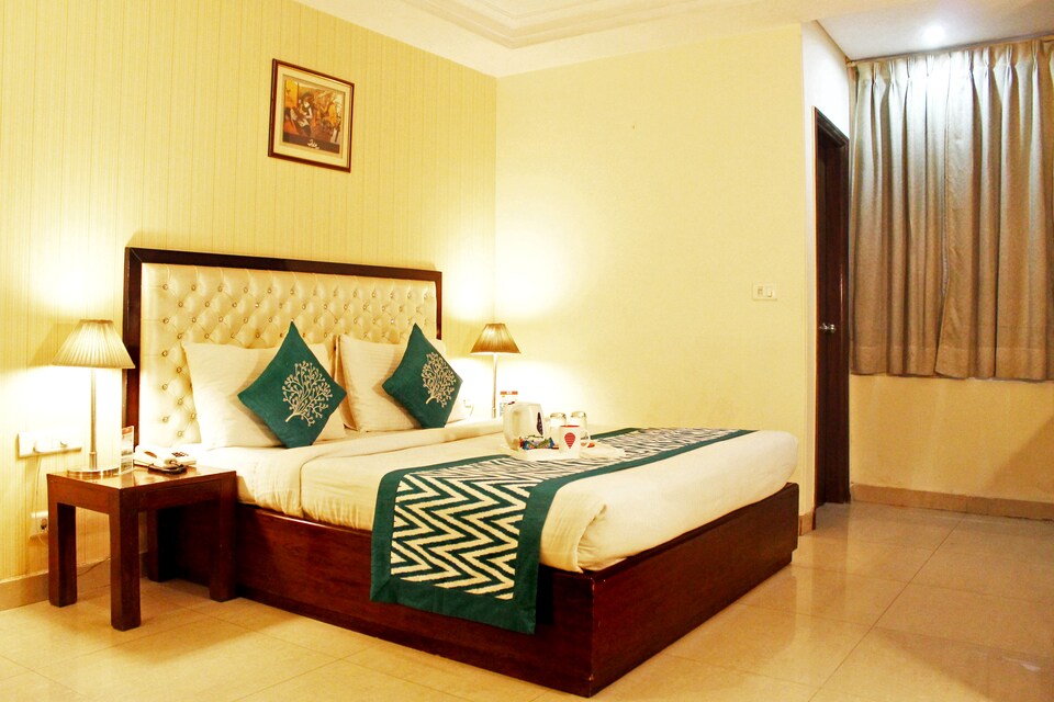 OYO Hotel Waves, Airport Delhi, Delhi Transit