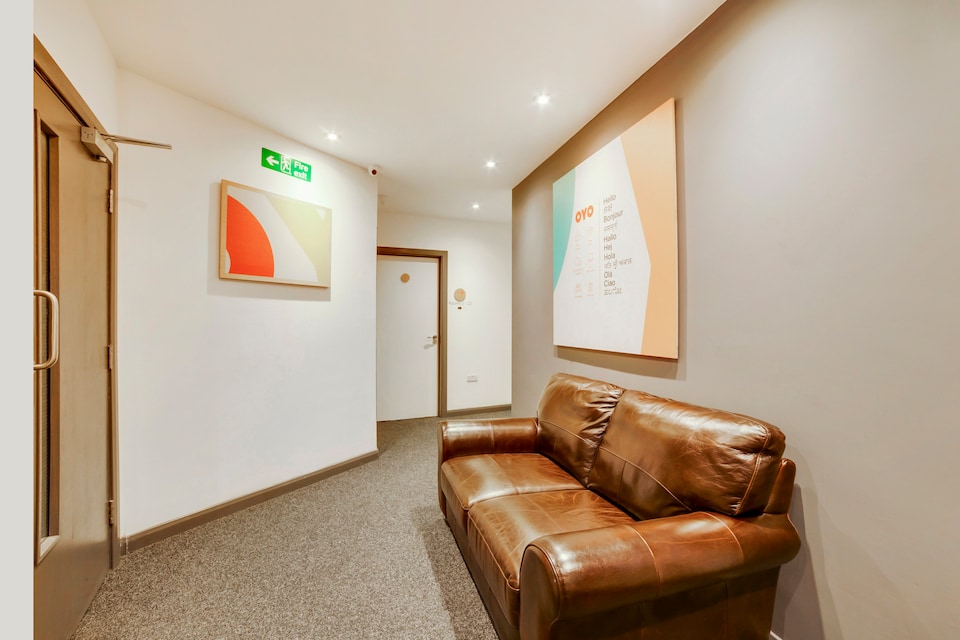 OYO Snooze Hotel, Corby (North England), Corby