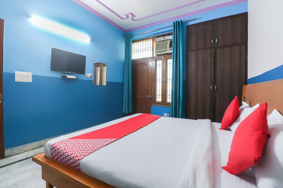 OYO 65233 Stay Home, Noida City, Noida