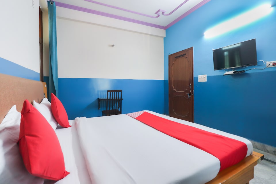 OYO 65233 Stay Home, Noida City, Noida