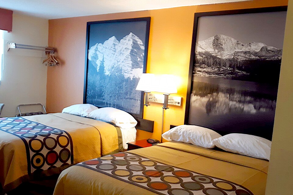 Hotel Castle Rock CO Downtown, OYO Hotels Castle Rock CO, Book 66 OYO