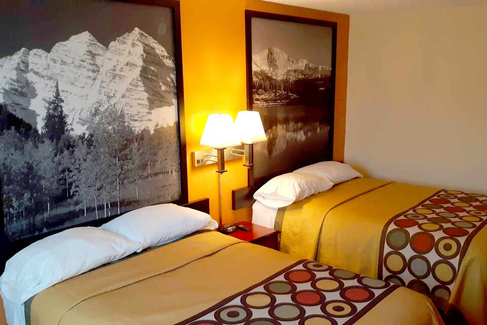 Hotel Castle Rock CO Downtown, OYO Hotels Castle Rock CO, Book 66 OYO