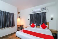 OYO 65238 Hotel Crystal Stay