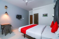 OYO 65238 Hotel Crystal Stay