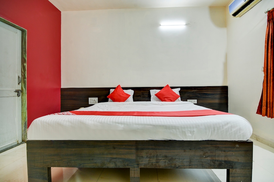 OYO 65247 Hotel Akshay Garden, Nagar Manmad higway, Shirdi