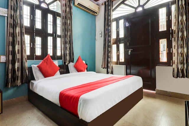 Hotel O Divine inn