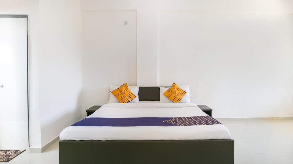 SPOT ON 65316 Tanish Comforts, Navsari, Navsari