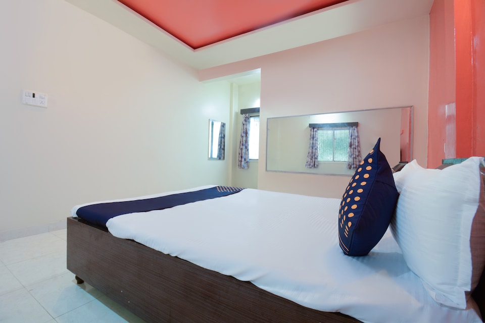 SPOT ON 65334 Akash Garden And Lodge , Viman Nagar, Pune