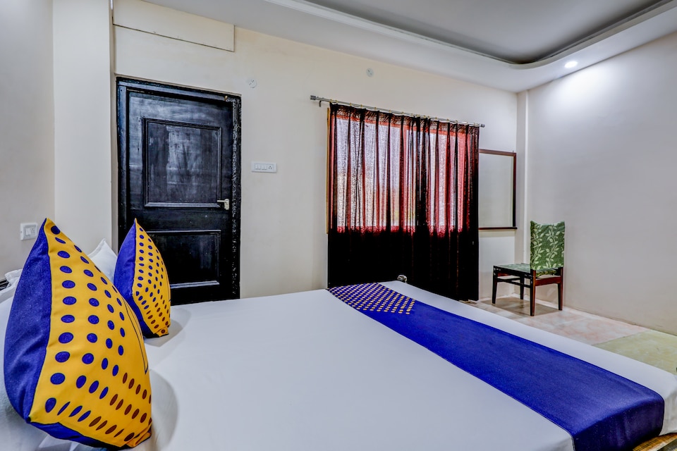 SPOT ON 65338 Green House, Hamidia Road Bhopal, Bhopal