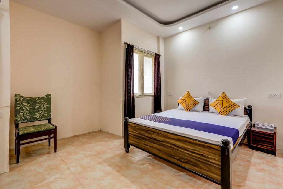 SPOT ON 65338 Green House, Hamidia Road Bhopal, Bhopal