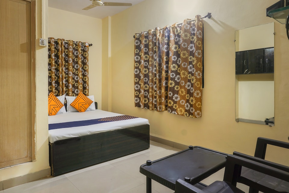 SPOT ON New Royal Lodge, Hadapsar Pune, Pune