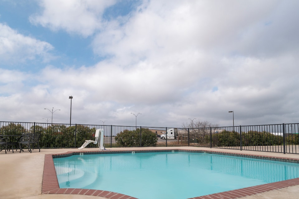OYO Hotel Pearsall I-35 West, C78009, Pearsall TX