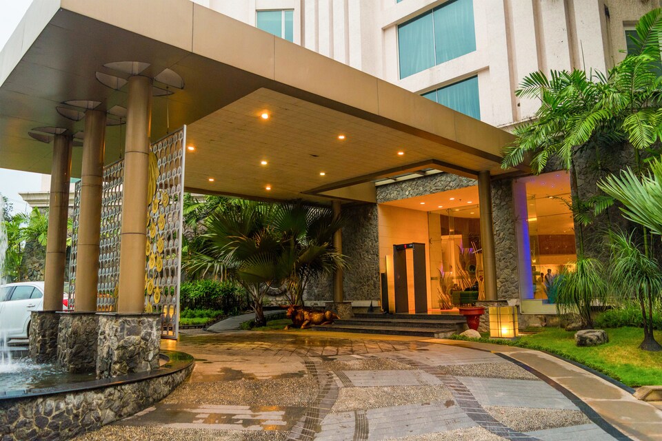 OYO Premium 031 Khaprail Road Resort, Bagdogra Airport Siliguri, Siliguri