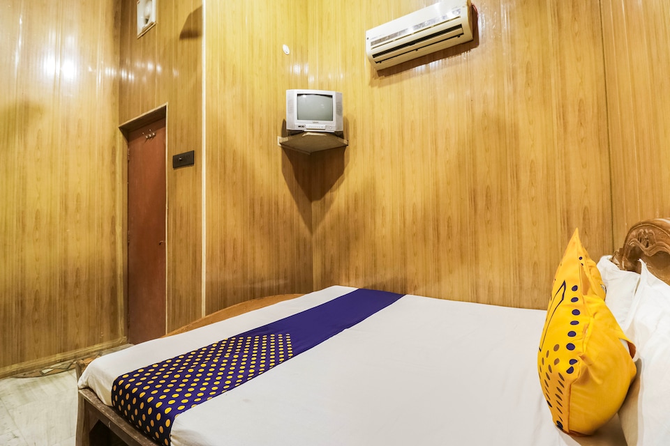 SPOT ON Hotel Classic Near Gautam Buddha Park, Vikas Nagar Lucknow, Lucknow