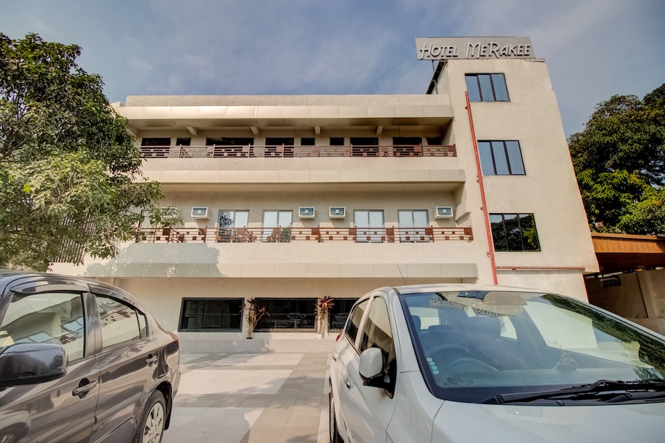 Capital O 65429 Hotel Merakee, Mumbai Borivali-Dahisar-Mira Road, Mumbai