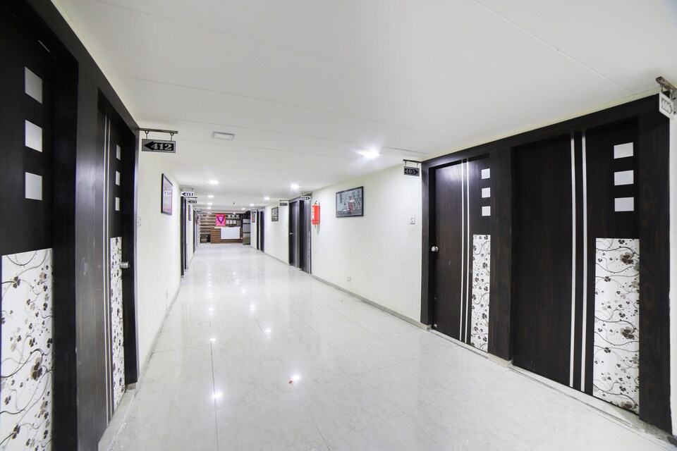 OYO Hotel The Grand Palace , Ahmedabad Airport, Ahmedabad