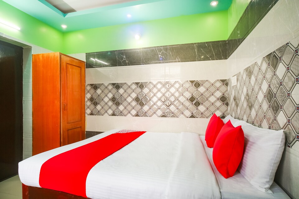 OYO 65439 M.A Lodge, Hoganakkal, Dharmapuri