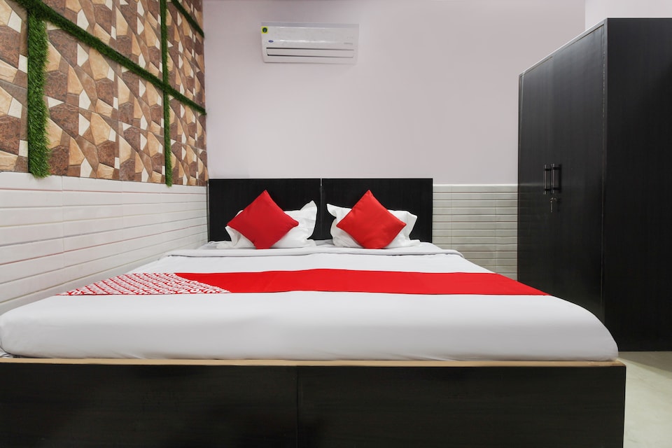 OYO 65448 The White Rock Residency, Corporate Complex, Agra