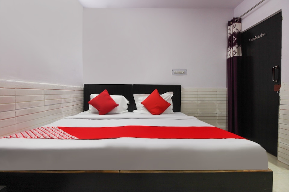 OYO 65448 The White Rock Residency, Corporate Complex, Agra